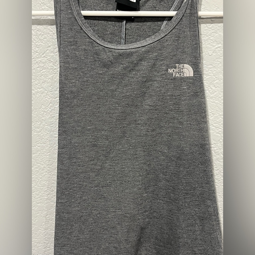 North Face Women’s Wander Gray Twist Back Tank Top Small - Picture 3 of 6